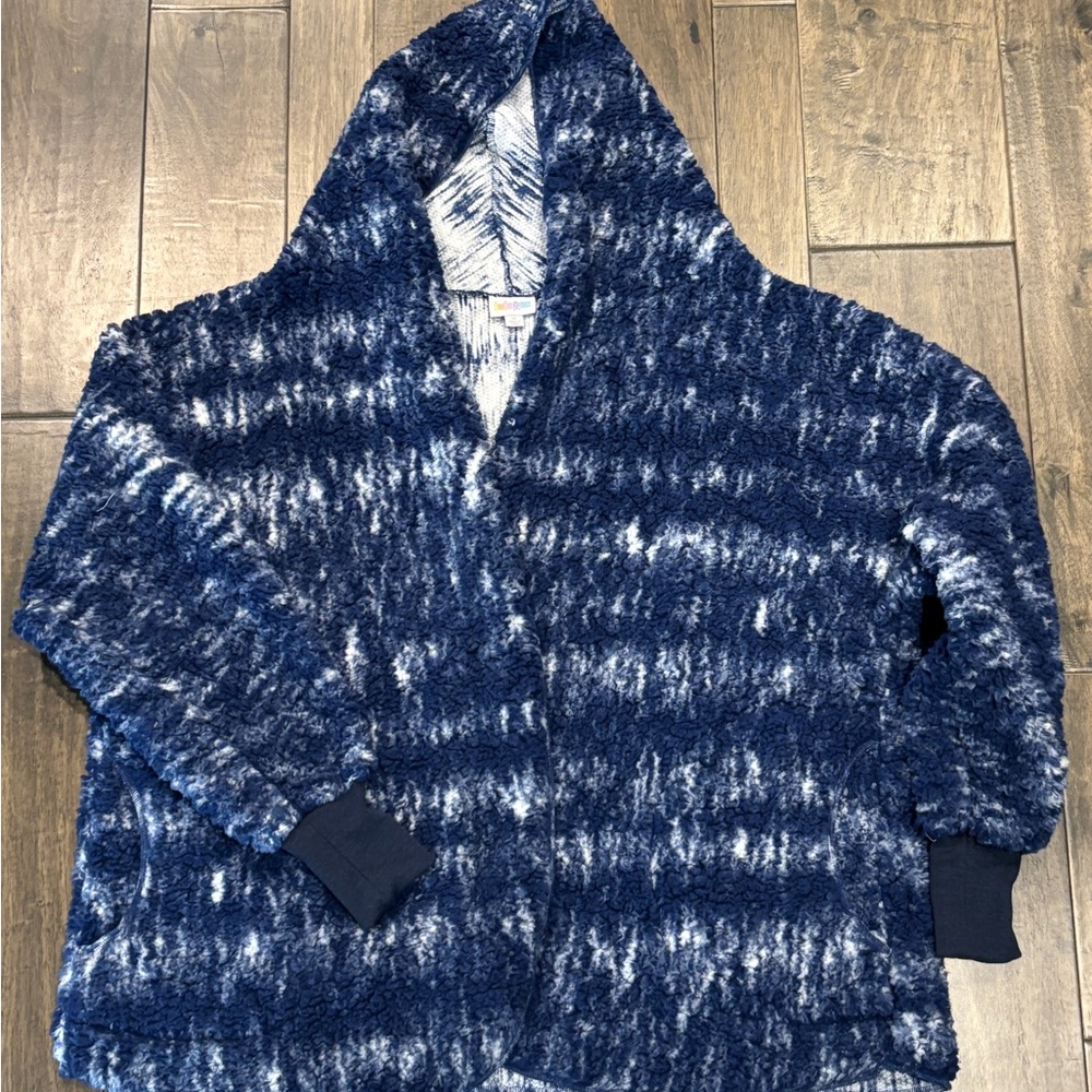 LuLaRoe Blue and White Teddy Jacket Cozy and Stylish